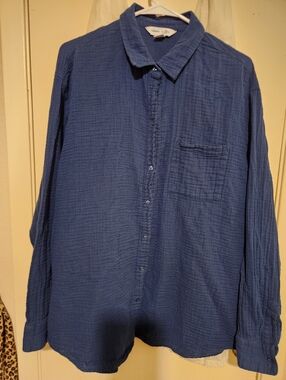 Old Navy Women's Navy Blue Light weight Button-Down Shirt Sz XL Tall B:52"